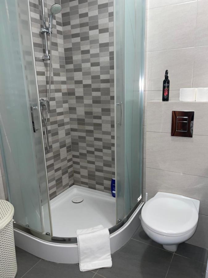Komfortowe Studio 52 M2 W Centrum Grojca Grojec  Ngoại thất bức ảnh